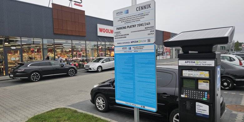 Parkomaty przy parku handlowym na ul. Sielskiej podzieliły internautów. 