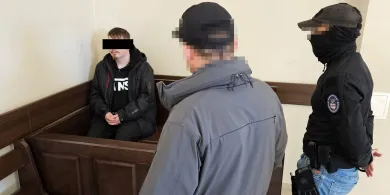 Akcja ABW na os. Generałów. 20-latek podejrzany o posiadanie materiałów wybuchowych bez aresztu [WIDEO]