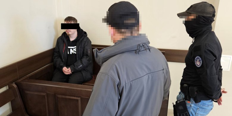 Akcja ABW na os. Generałów. 20-latek podejrzany o posiadanie materiałów wybuchowych bez aresztu [WIDEO]