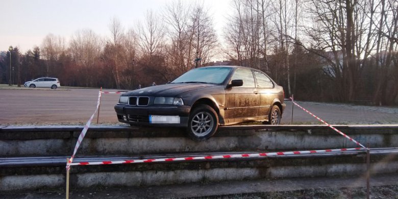 Młodzi kierowcy BMW i rowerzyści z najgorszą opinią wśród Polaków