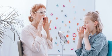 Artykuł: Pracujesz z dziećmi i chcesz pomóc tym, które mają trudności z komunikacją? Poznaj te studia podyplomowe!
