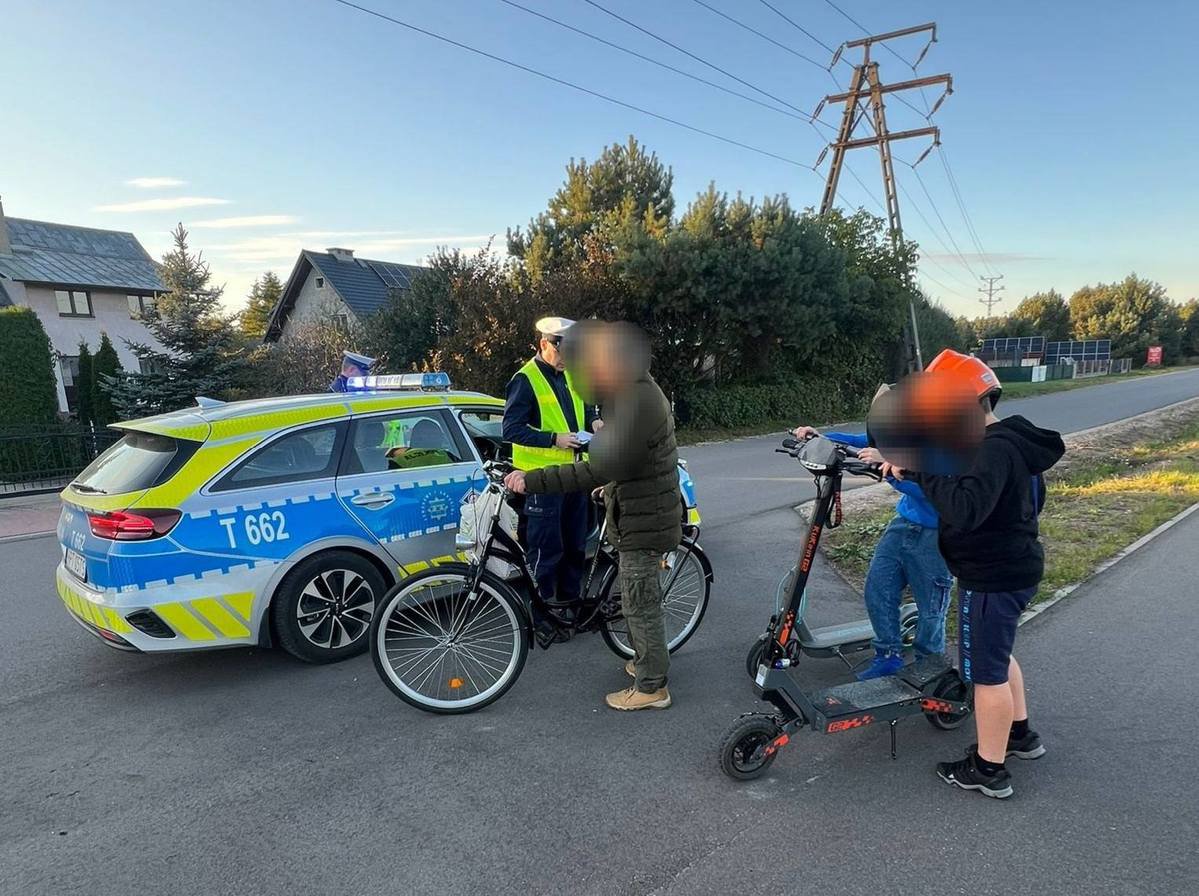 Hulajnogiści, rowerzyści i motocykliści na Warmii i Mazurach pod lupą policji. Posypały się mandaty