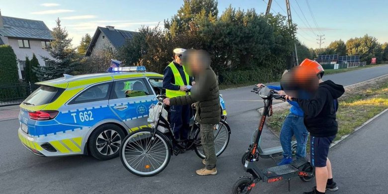 Hulajnogiści, rowerzyści i motocykliści na Warmii i Mazurach pod lupą policji. Posypały się mandaty