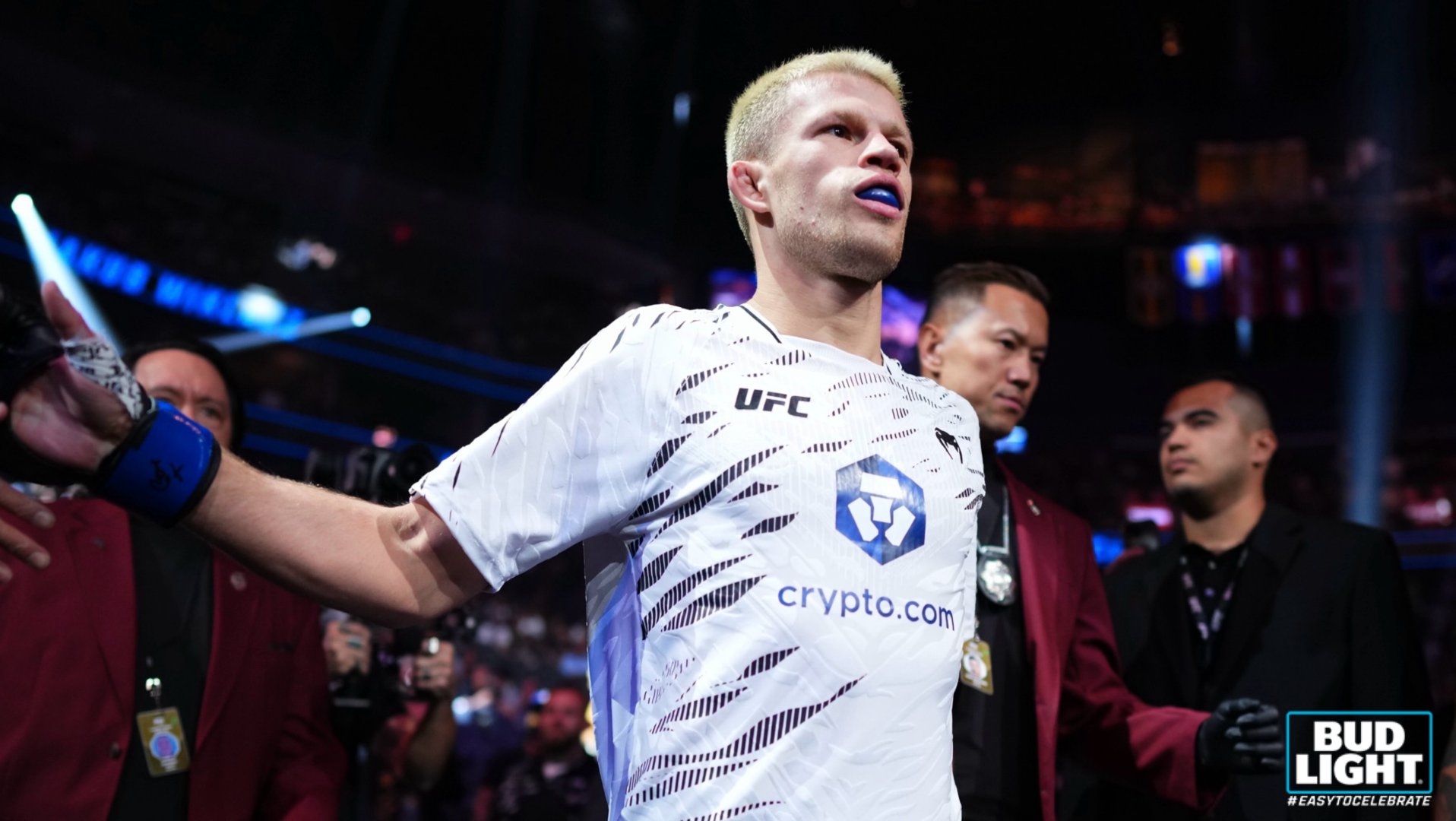 Jakub Wikłacz wygrywa w debiucie w UFC [WIDEO]