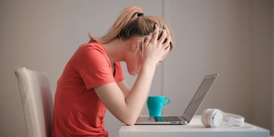 Artykuł: Przewlekły stres a ciało – jak napięcie psychiczne wpływa na układ odpornościowy, sen i trawienie