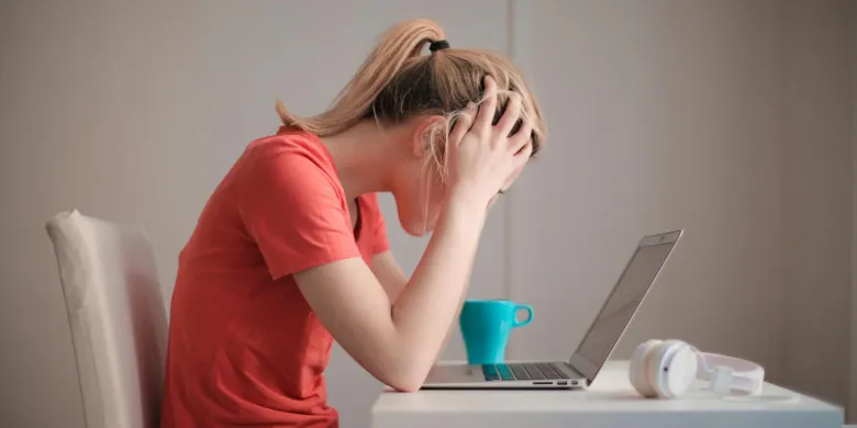 Przewlekły stres a ciało – jak napięcie psychiczne wpływa na układ odpornościowy, sen i trawienie