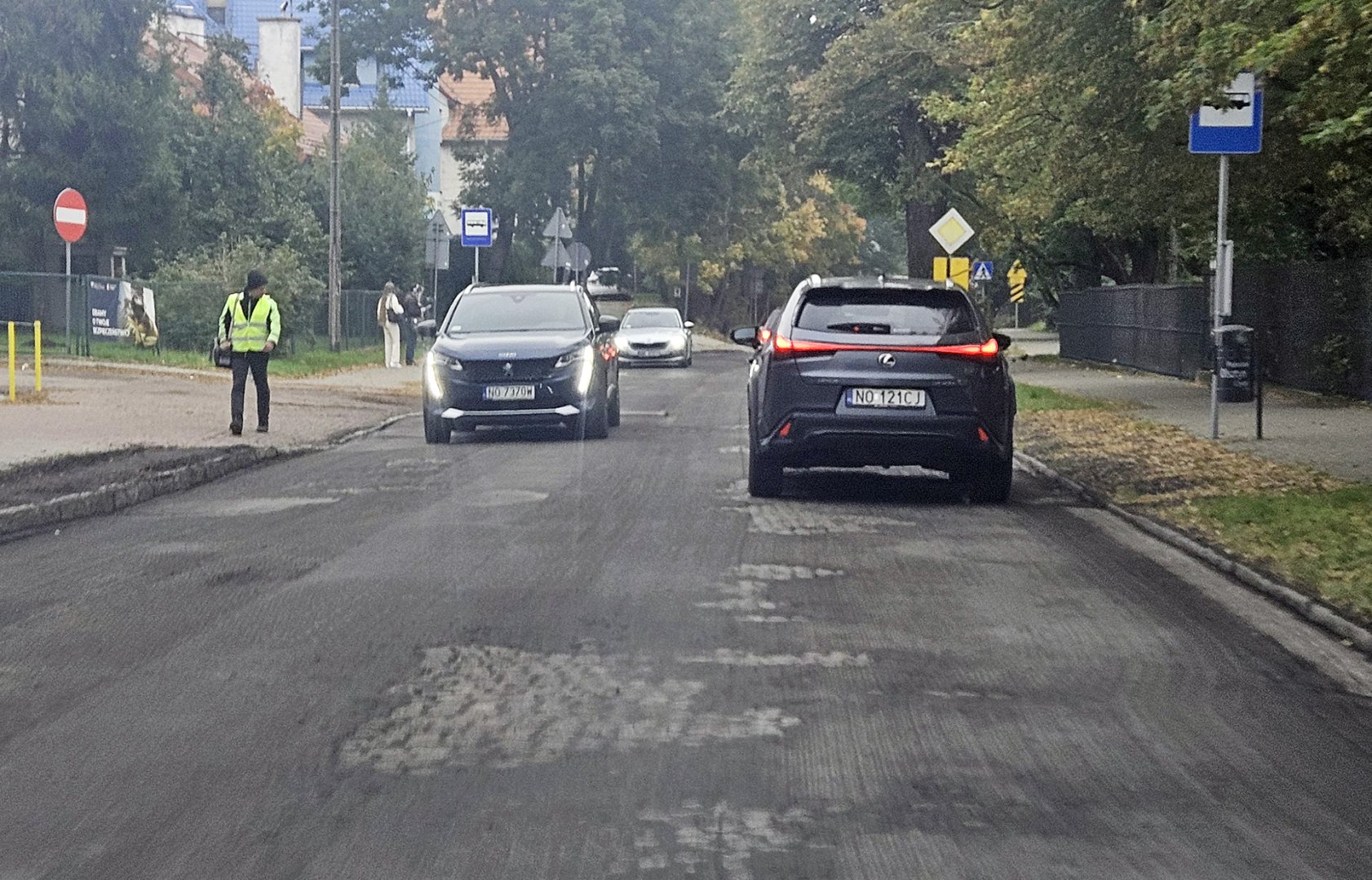 Drogowcy wrócili na ul. Zientary-Malewskiej i usunęli asfalt [ZDJĘCIA]