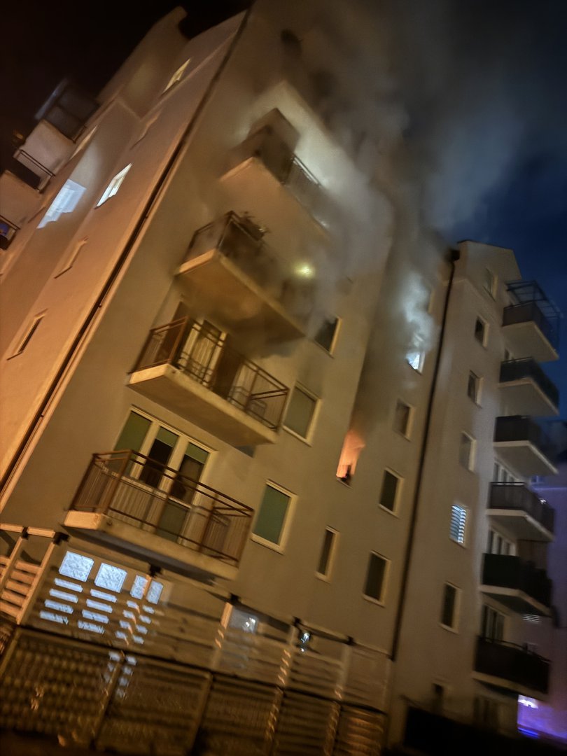 Pożar mieszkania na osiedlu Generałów w Olsztynie. Nie żyje jedna osoba [ZDJĘCIA] [AKTUALIZACJA]