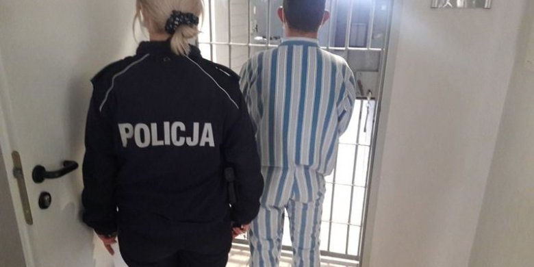 Olsztyn. 35-latek zaatakował policjantów na starówce. Pójdzie 