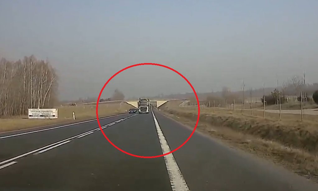 53-letni kierowca ciężarówki wyprzedzał "na wariata" pod Olsztynem [WIDEO]