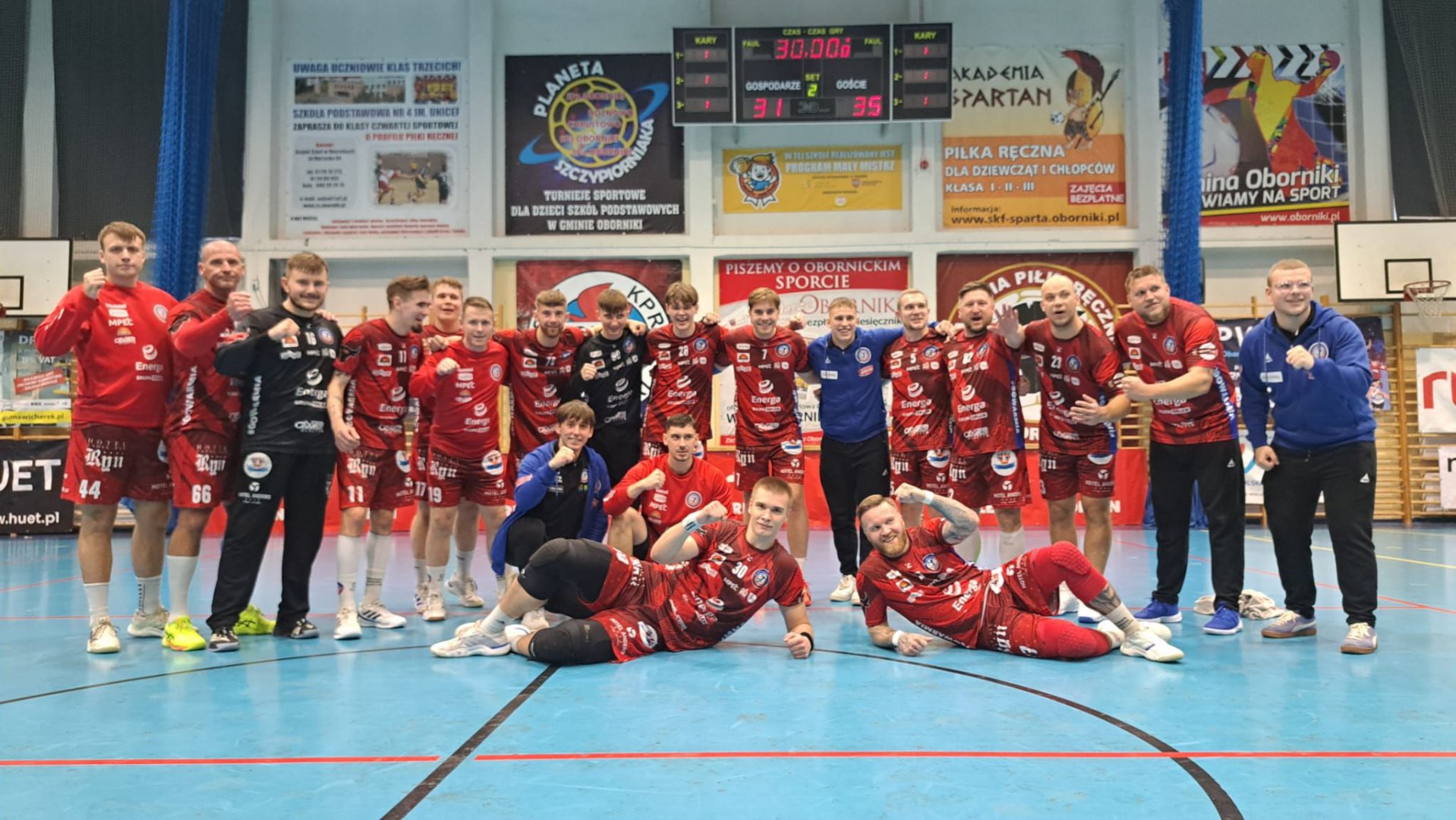 Piłka ręczna. Warmia Energa "wróciła z dalekiej podróży"; Szczypiorniak przez cały czas bez zwycięstwa