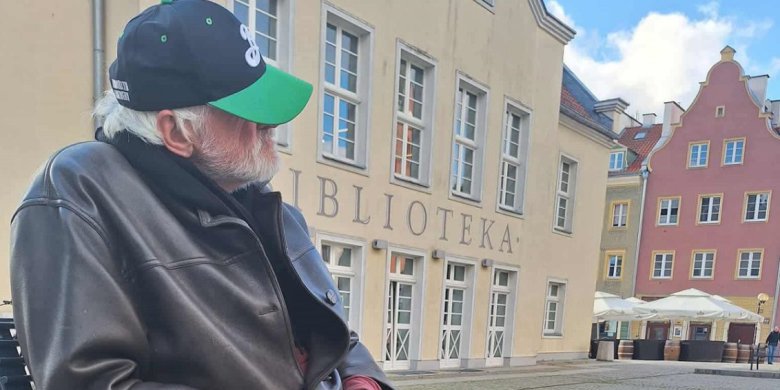 Z wojska na ulicę. Historia 70-letniego pana Andrzeja dotknęła tysięcy serc. Olsztyńska fundacja ruszyła z pomocą
