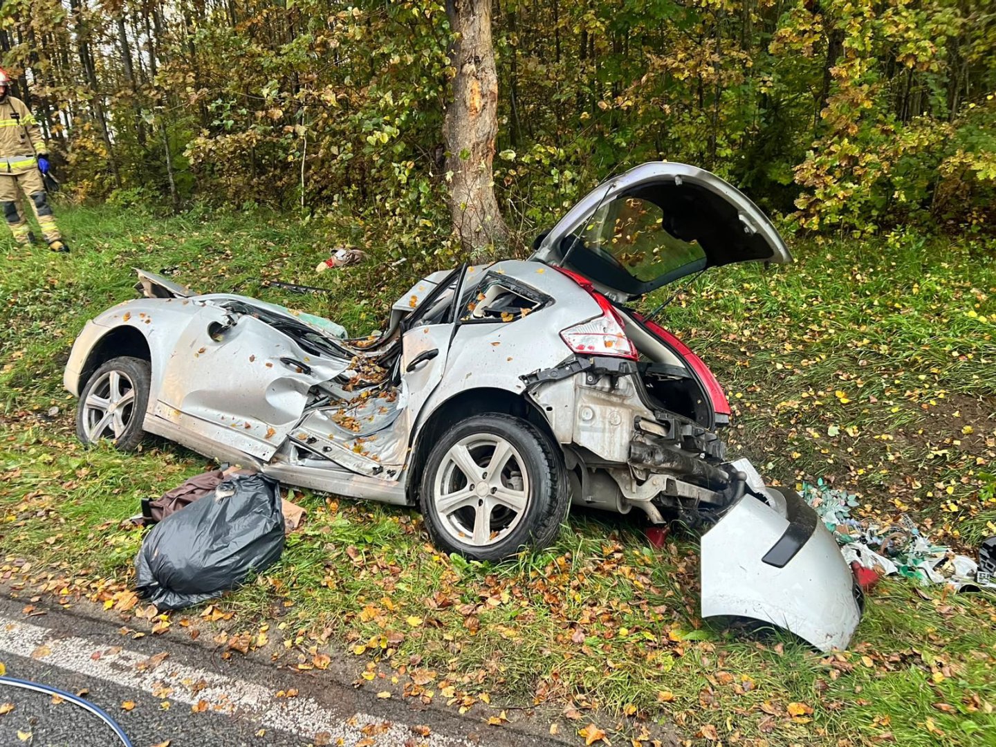Śmiertelny wypadek pod Giżyckiem, kolizja z autobusem rejsowym pod Olsztynem [ZDJĘCIA]