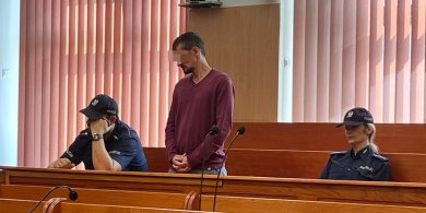 Artykuł: 43-latek, który napadł na jubilera w Dobrym Mieście usłyszał wyrok