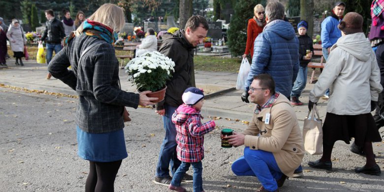 Olsztyn. Zbliża się kwesta na ratunek dawnym cmentarzom. Wolontariurze poszukiwani