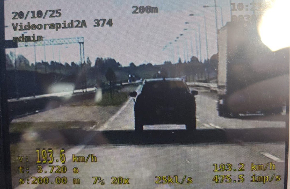 36-latek "szalał" cuprą na S7. Za prawie 200 km/h zapłacił 2500 zł