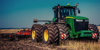 Artykuł: Oryginalne części John Deere – jak przechowywać zapasowe elementy, by nie straciły jakości?