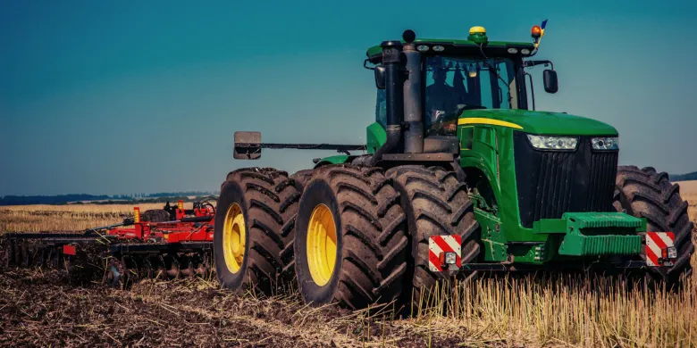 Oryginalne części John Deere – jak przechowywać zapasowe elementy, by nie straciły jakości?
