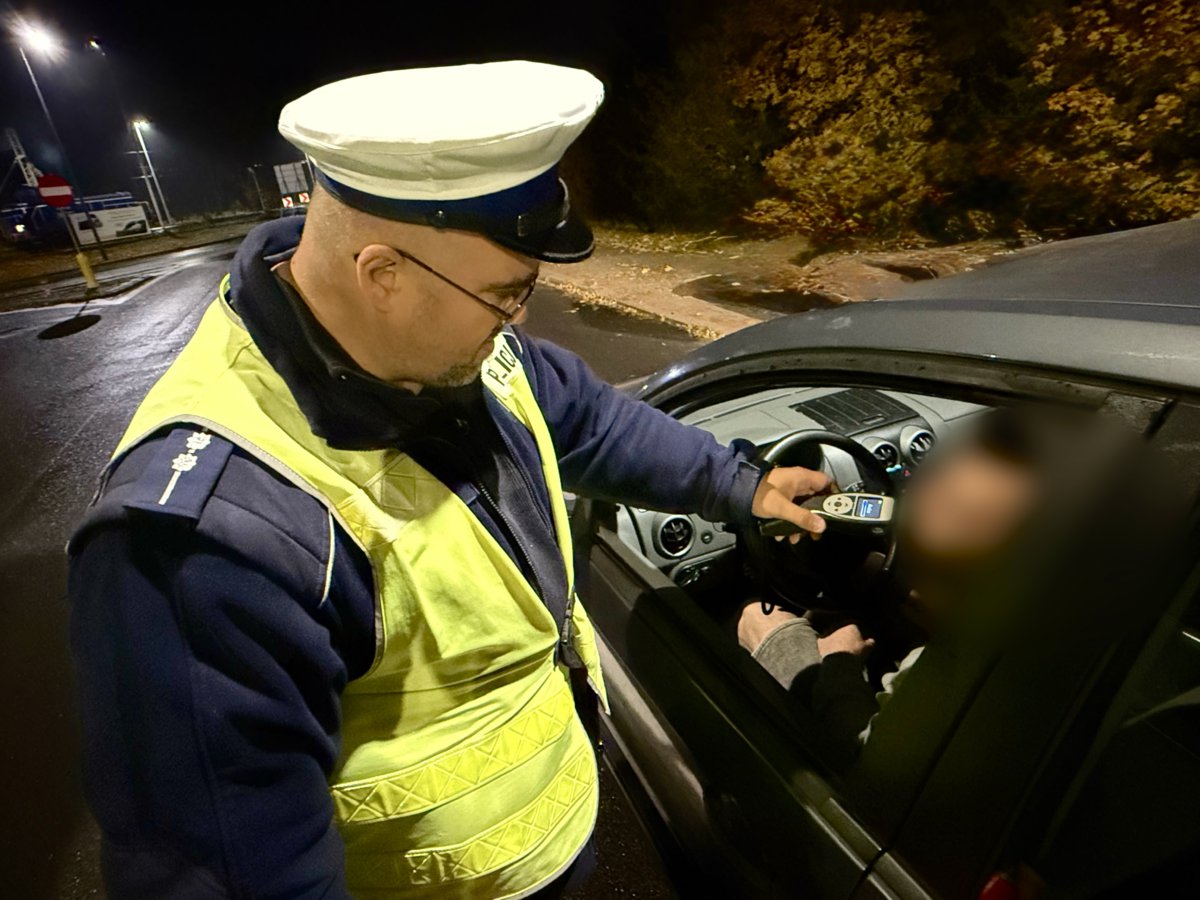 Olsztyn. Szósta rano, a 29-latka w volkswagenie już "dziabnięta". Policjanci masowo sprawdzali trzeźwość