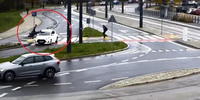 Olsztyn. 43-latek na rowerze wjechał pod koła toyoty [WIDEO]