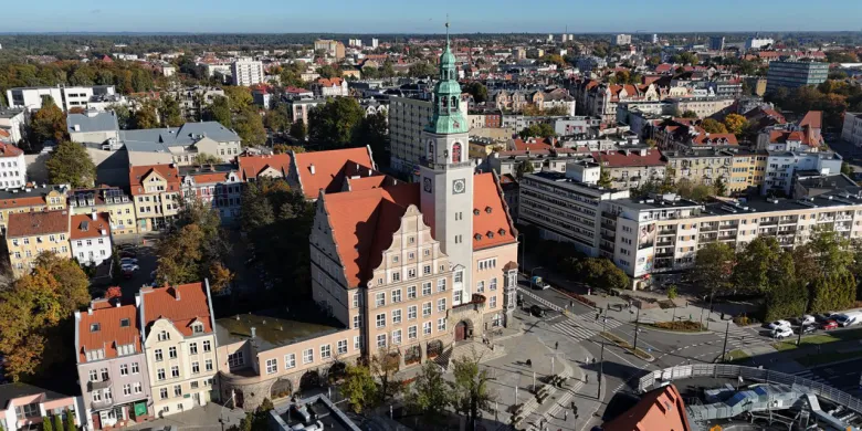 25 tys. zł miesięcznie w olsztyńskiej oświacie? OCUW ma zlikwidować tzw. kominy płacowe