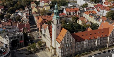 Artykuł: Olsztyńscy radni przyjęli podwyżkę podatku od nieruchomości. Prezydent, Robert Szewczyk: „Dlatego możemy się rozwijać”