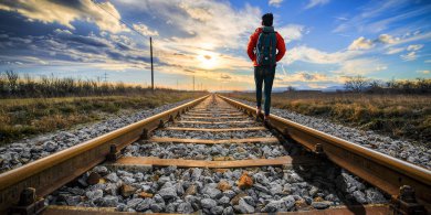 Artykuł: Sezonowy sukces, całoroczny problem? Gospodarka Warmii i Mazur w cieniu turystyki [WIDEO]