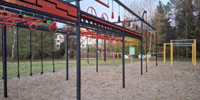 Artykuł: Na os. Generałów powstała klatka typu "Ninja Warrior". Będzie konkurencją dla toru przeszkód w parku Nagórki-Jaroty?