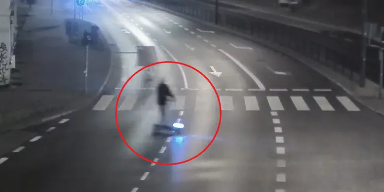 Olsztyn. 30-letni hulajnogista pokonany przez krawężnik i procenty [WIDEO]