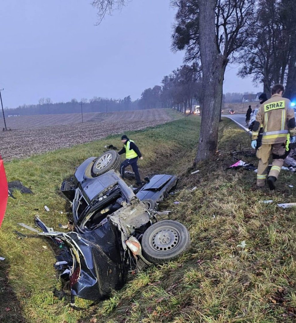 DW 521. Zginął 20-letni Hubert, były zawodnik A-klasowego UKS „Orzeł” Ulnowo. Jego dziewczyna wciąż walczy o życie