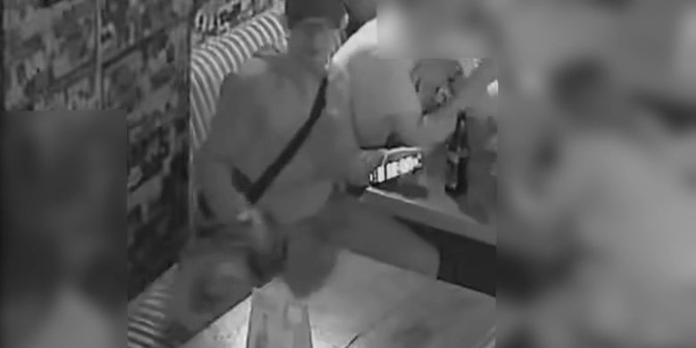 Artykuł: Olsztyn. Jaki szczęściarz! Znalazł telefon w... cudzej torbie [WIDEO]