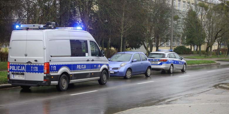 Olsztyn. Kierowca próbował uciekać policji. Jazdę skończył na ul. Żołnierskiej