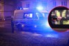 Policyjny radiowóz na miejscu zdarzenia wraz z kierującym, który potrącił pieszego
