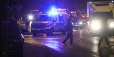 Artykuł: Osobliwe potrącenie na ul. Limanowskiego w Olsztynie. Pijany mężczyzna wtargnął pod naczepę [ZDJĘCIA]