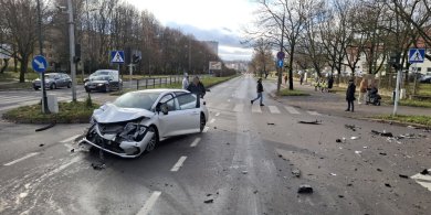 Artykuł: Olsztyn. 70-latek wymusił pierwszeństwo przy szpitalu dziecięcym [ZDJĘCIA]