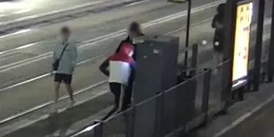 Rodzice karateki zapłacili za naprawę biletomatu w centrum Olsztyna