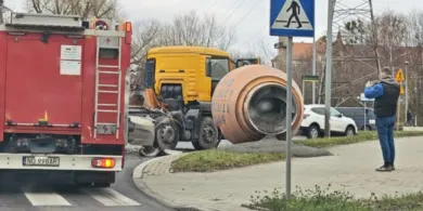 Niespotykana sytuacja na rondzie Ofiar Katastrofy Smoleńskiej w Olsztynie [WIDEO]