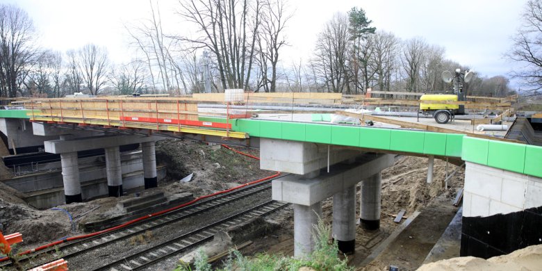 Olsztyn torami podzielony. Trwa budowa wiaduktu na Tracku, w planie tunel [ZDJĘCIA]