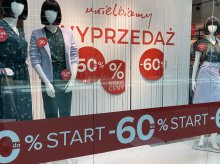 Sklepy sztucznie zawyżają ceny przed Black Friday? Raport nie zostawia złudzeń