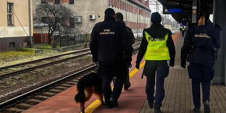 Na Warmii i Mazurach trwa akcja "TOR". Służby patrolują szlak kolejowy