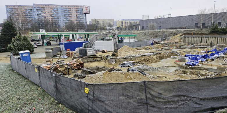 Olsztyn. Przy ul. Pstrowskiego rozebrano myjnię. Co tam powstanie? [ZDJĘCIA]