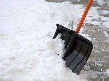 Olsztyn. Zwisające sople i nieodśnieżone chodniki. Co za to grozi?