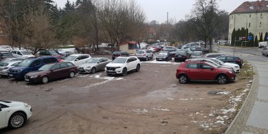 Artykuł: Strzeżony parking w centrum Olsztyna wciąż budzi emocje. Ratusz szykuje pozew, były dzierżawca stawia opór