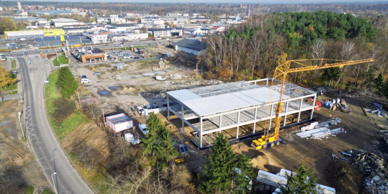 Przy dawnej giełdzie owocowo-warzywnej powstaje nowa inwestycja. Handlowa mapa Olsztyna zyska kolejny punkt [ZDJĘCIA, WIDEO]