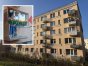 85-letnia pani Marianna każdego dnia spędza czas na balkonie, na którym krzyczy, przeklina i głośno śpiewa