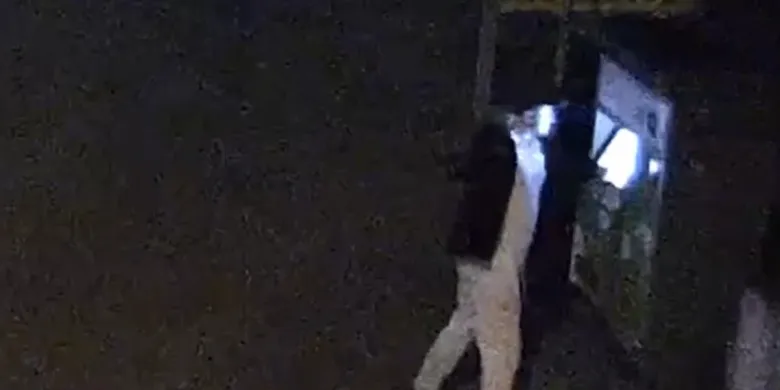 Olsztyn. Kolejny "mistrz" mierzył się z biletomatem. Tym razem przy ul. Żołnierskiej [WIDEO]