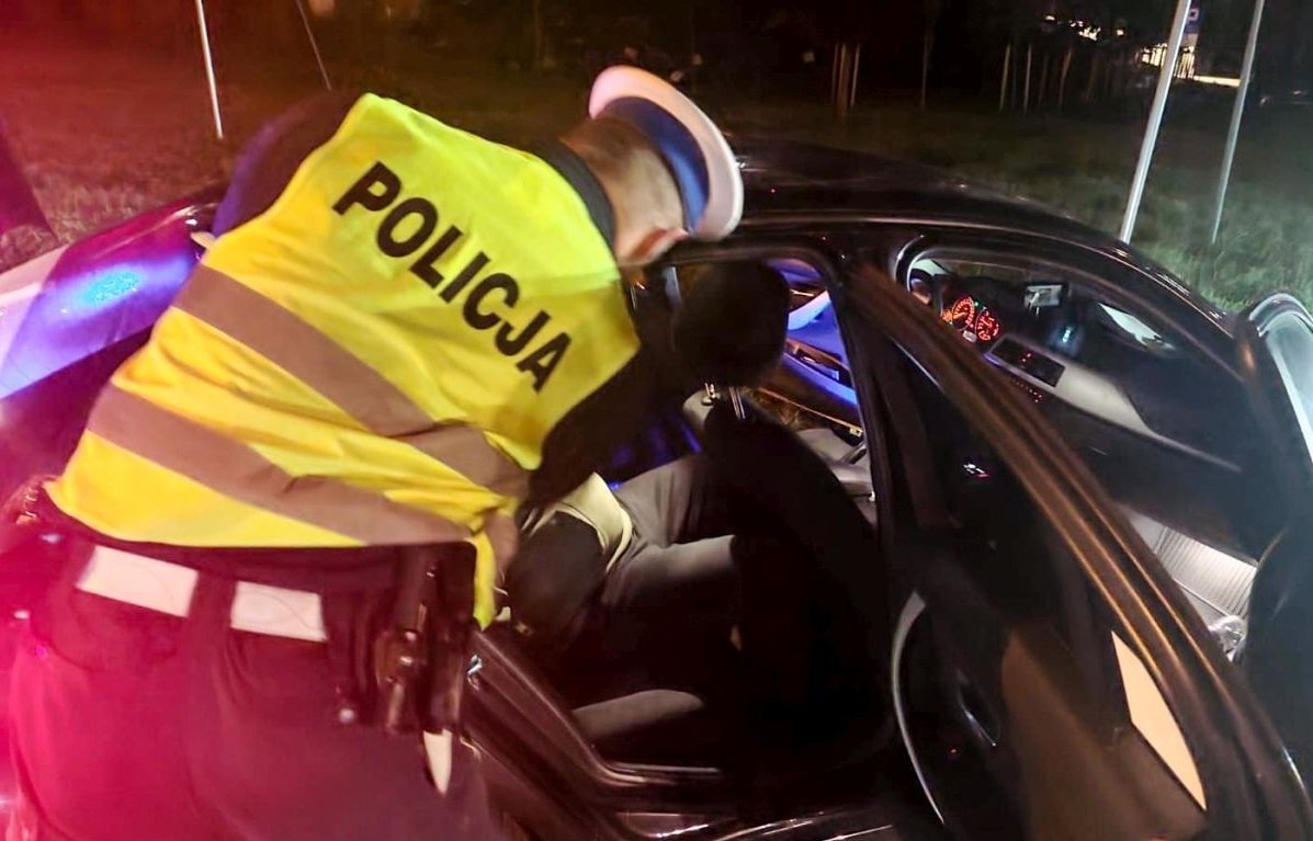 Gutkowo. Pijany 59-latek pojechał do sklepu po piwo. Został zatrzymany przez żąbola po służbie