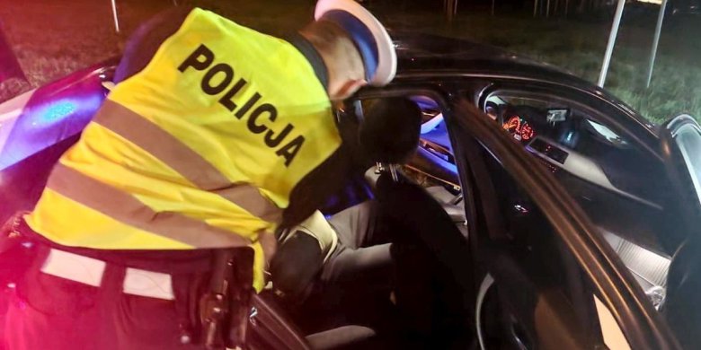 Gutkowo. Pijany 59-latek pojechał do sklepu po piwo. Został zatrzymany przez policjanta po służbie