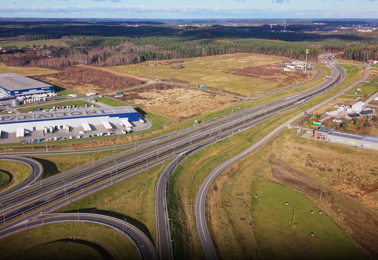 Pod Olsztynem budują nową drogę. Będzie łatwiejszy dojazd do Tomaszkowa [WIDEO]