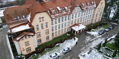 Artykuł: Kompleksowe wsparcie dzieci w Ameryce. Pomagają w wadach postawy czy alergiach [WIDEO]